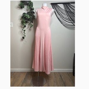 Elegant Pink Sleeveless Dress